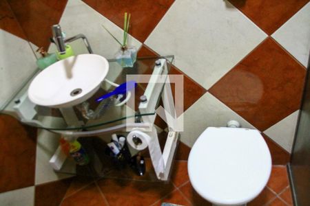 Casa à venda com 206m², 3 quartos e 2 vagas Casa à venda com 206m², 3 quartos e 2 vagasBanheiro