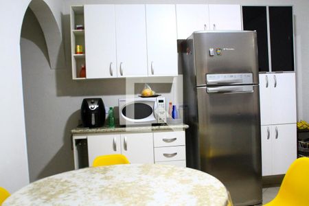 Casa à venda com 206m², 3 quartos e 2 vagas Casa à venda com 206m², 3 quartos e 2 vagasCozinha