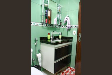 Casa à venda com 206m², 3 quartos e 2 vagas Casa à venda com 206m², 3 quartos e 2 vagasBanheiro 2