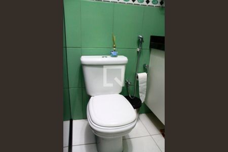 Casa à venda com 206m², 3 quartos e 2 vagas Casa à venda com 206m², 3 quartos e 2 vagasBanheiro 2