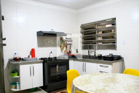 Casa à venda com 206m², 3 quartos e 2 vagas Casa à venda com 206m², 3 quartos e 2 vagasCozinha