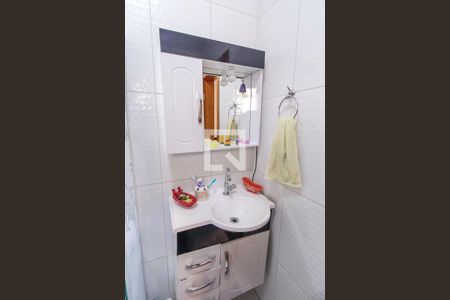 Banheiro da Suíte 1 de casa de condomínio à venda com 2 quartos, 65m² em Parque Tomas Saraiva, São Paulo