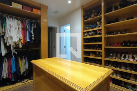 Apartamento à venda com 465m², 4 quartos e 5 vagasCloset