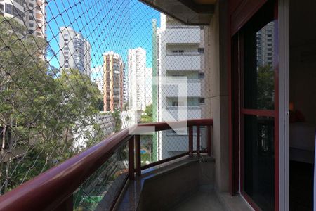 Apartamento à venda com 465m², 4 quartos e 5 vagasSuíte _ Varanda