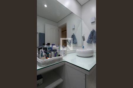 Apartamento à venda com 465m², 4 quartos e 5 vagasBanheiro da Suíte 2