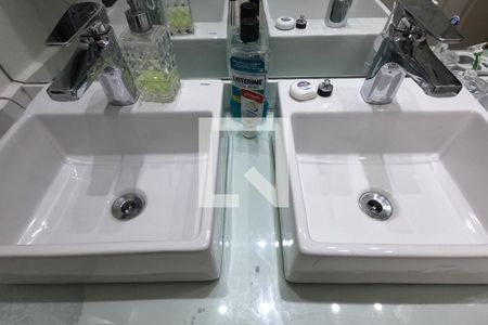 Apartamento à venda com 465m², 4 quartos e 5 vagasBanheiro da Suíte