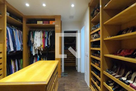 Apartamento à venda com 465m², 4 quartos e 5 vagasCloset
