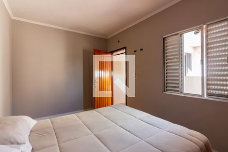 Casa à venda com 192m², 3 quartos e 2 vagas Casa à venda com 192m², 3 quartos e 2 vagasQuarto 2