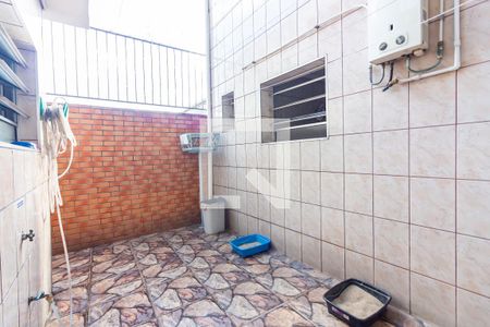 Casa à venda com 192m², 3 quartos e 2 vagas Casa à venda com 192m², 3 quartos e 2 vagasQuintal