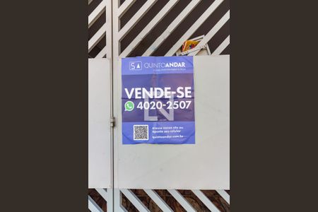 Casa à venda com 192m², 3 quartos e 2 vagas Casa à venda com 192m², 3 quartos e 2 vagasPlaca de Anuncio