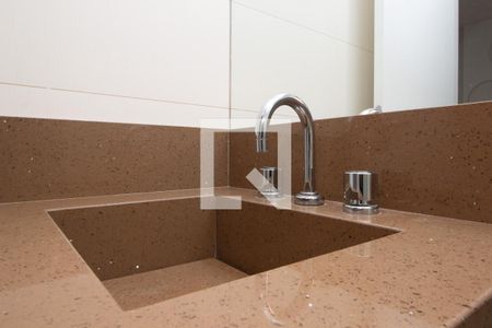 Apartamento para alugar com 100m², 3 quartos e 2 vagasBanheito Suíte 1