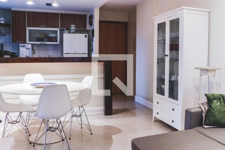 Sala de apartamento para alugar com 2 quartos, 81m² em Barra da Tijuca, Rio de Janeiro