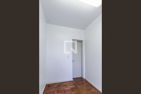 Quarto de serviço de apartamento para alugar com 2 quartos, 77m² em São João, Porto Alegre