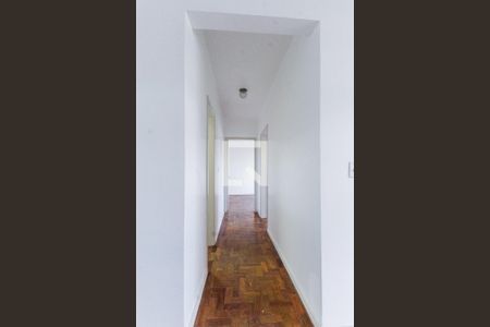 Corredor de apartamento para alugar com 2 quartos, 77m² em São João, Porto Alegre