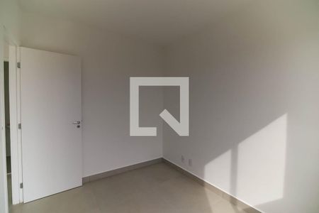 Quarto 1 de apartamento para alugar com 2 quartos, 42m² em Cidade dos Bandeirantes, São Paulo