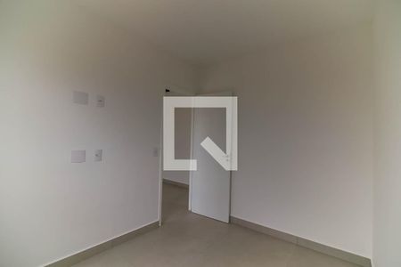 Quarto 1 de apartamento para alugar com 2 quartos, 42m² em Cidade dos Bandeirantes, São Paulo