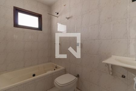 Banheiro da Casa 1 de casa à venda com 5 quartos, 236m² em Parque Bristol, São Paulo