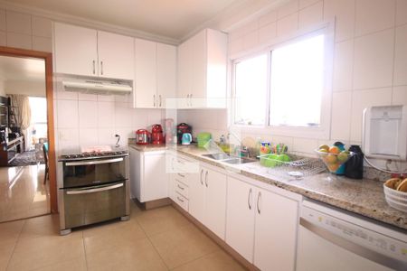 Apartamento à venda com 129m², 4 quartos e 4 vagasCozinha