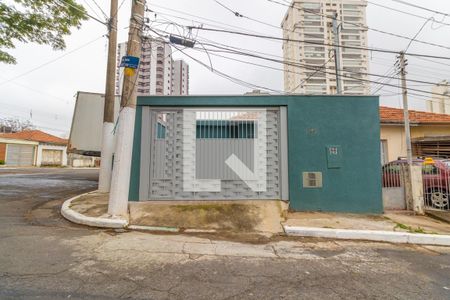Casa para alugar com 170m², 3 quartos e 2 vagas Casa para alugar com 170m², 3 quartos e 2 vagasFachada