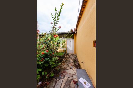 Casa à venda com 460m², 2 quartos e 2 vagas Casa à venda com 460m², 2 quartos e 2 vagasEntrada