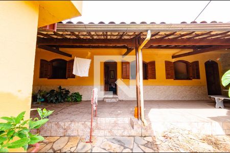 Casa à venda com 460m², 2 quartos e 2 vagas Casa à venda com 460m², 2 quartos e 2 vagasVaranda