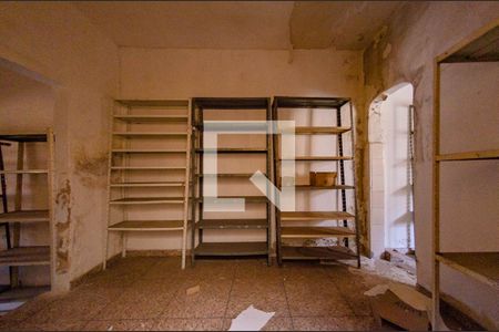 Casa à venda com 460m², 2 quartos e 2 vagas Casa à venda com 460m², 2 quartos e 2 vagasBarracão 1