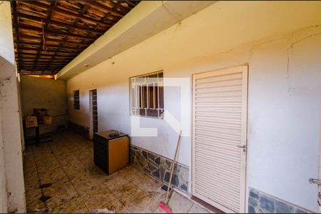 Casa à venda com 460m², 2 quartos e 2 vagas Casa à venda com 460m², 2 quartos e 2 vagasBarracão 3