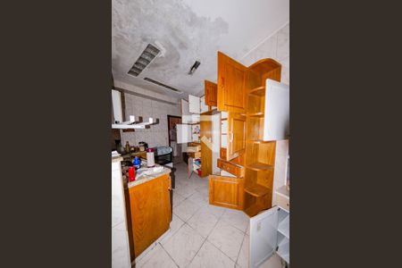 Casa à venda com 460m², 2 quartos e 2 vagas Casa à venda com 460m², 2 quartos e 2 vagasCozinha