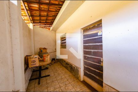 Casa à venda com 460m², 2 quartos e 2 vagas Casa à venda com 460m², 2 quartos e 2 vagasBarracão 3