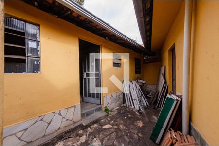 Casa à venda com 460m², 2 quartos e 2 vagas Casa à venda com 460m², 2 quartos e 2 vagasBarracão 2