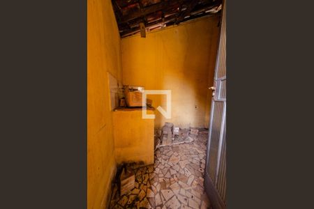 Casa à venda com 460m², 2 quartos e 2 vagas Casa à venda com 460m², 2 quartos e 2 vagasBarracão 2