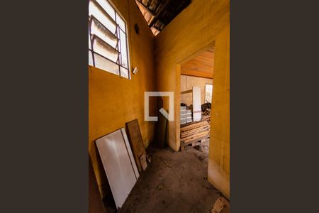 Casa à venda com 460m², 2 quartos e 2 vagas Casa à venda com 460m², 2 quartos e 2 vagasBarracão 2