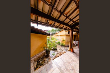 Casa à venda com 460m², 2 quartos e 2 vagas Casa à venda com 460m², 2 quartos e 2 vagasVaranda