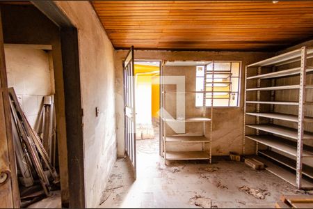 Casa à venda com 460m², 2 quartos e 2 vagas Casa à venda com 460m², 2 quartos e 2 vagasBarracão 2