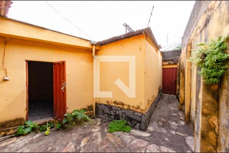 Casa à venda com 460m², 2 quartos e 2 vagas Casa à venda com 460m², 2 quartos e 2 vagasBarracão 1