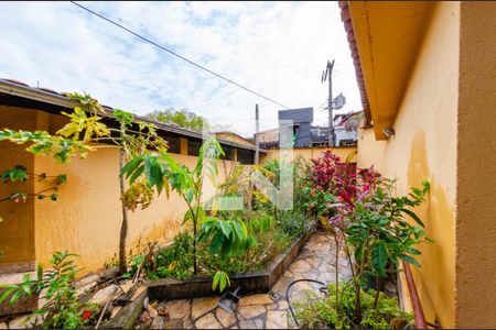 Casa à venda com 460m², 2 quartos e 2 vagas Casa à venda com 460m², 2 quartos e 2 vagasJardim