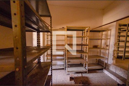 Casa à venda com 460m², 2 quartos e 2 vagas Casa à venda com 460m², 2 quartos e 2 vagasBarracão 1