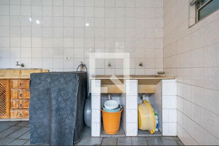 Área de Serviço de casa para alugar com 2 quartos, 350m² em Jardim Sao Jose, São Paulo