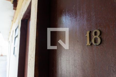 Casa à venda com 236m², 6 quartos e sem vagaedículas Detalhe