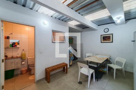 Casa à venda com 140m², 4 quartos e 1 vaga Casa à venda com 140m², 4 quartos e 1 vagaQuintal