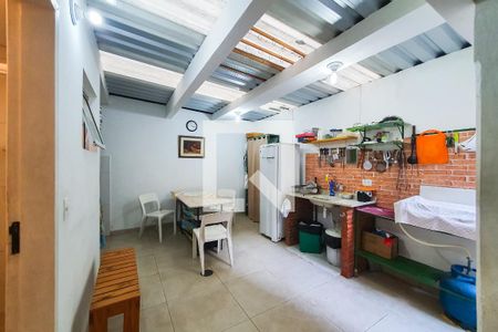 Casa à venda com 140m², 4 quartos e 1 vaga Casa à venda com 140m², 4 quartos e 1 vagaQuintal