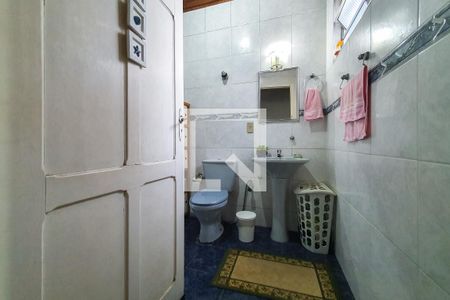 Casa à venda com 140m², 4 quartos e 1 vaga Casa à venda com 140m², 4 quartos e 1 vagaBanheiro