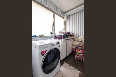 Apartamento à venda com 122m², 3 quartos e 1 vagaÁrea de Serviço