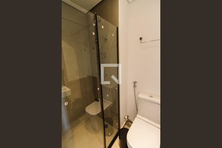 Banheiro de kitnet/studio para alugar com 1 quarto, 22m² em Perdizes, São Paulo