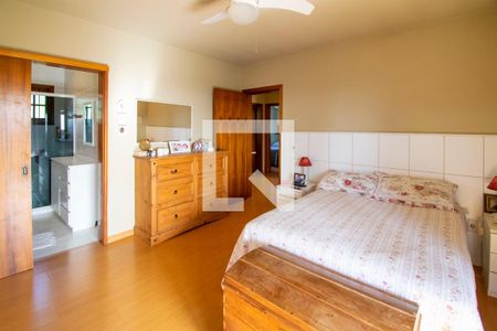 Casa à venda com 250m², 4 quartos e 2 vagasSuíte