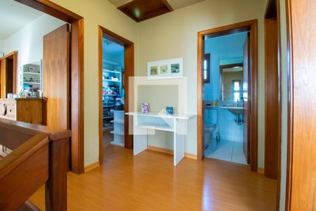 Casa à venda com 250m², 4 quartos e 2 vagasCorredor