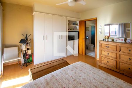 Casa à venda com 250m², 4 quartos e 2 vagasSuíte