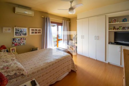 Casa à venda com 250m², 4 quartos e 2 vagasSuíte