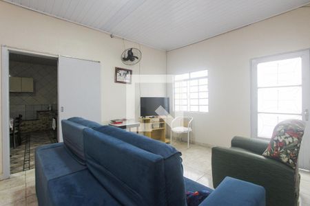 Sala de casa à venda com 2 quartos, 450m² em Sarandi, Porto Alegre