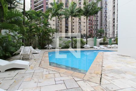 Apartamento à venda com 42m², 1 quarto e 1 vaga Apartamento à venda com 42m², 1 quarto e 1 vagaÁrea comum - Piscina